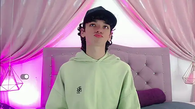 SexyJuliii21 online show from February 2025 06:54:02 AM