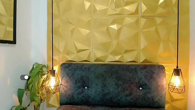 SexyJuliii21 online show from March 2025 02:32:01 AM