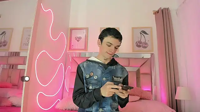 SexyJuliii21 online show from October 2025 10:18:01 PM