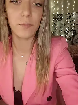 Snapshot of Nikiita-28 chatting on January 2025 07:40:01 PM Nikiita-28 online show from January 2025 07:40:01 PM