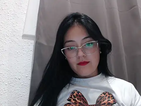 Snapshot of Alisha_99 chatting on November 2025 07:19:01 PM Alisha 99 online show from November 2025 07:19:01 PM