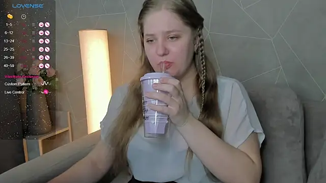 Megan Violer online show from December 2024 06:21:01 PM