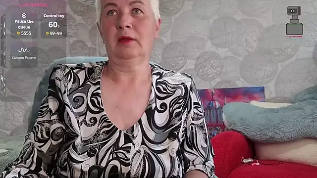 NicoleOlla online show from May 2026 01:33:02 AM