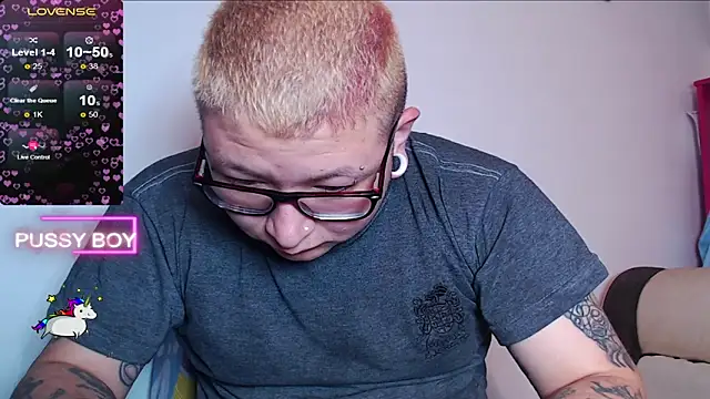 Snapshot of princeFtm chatting on January 2025 08:49:01 PM princeFtm online show from January 2025 08:49:01 PM