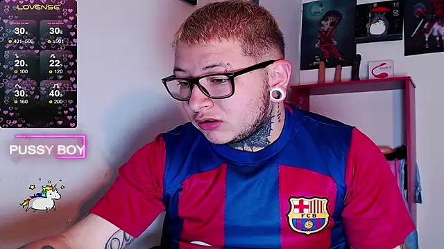 Snapshot of princeFtm chatting on February 2025 03:23:02 PM princeFtm online show from February 2025 03:23:02 PM