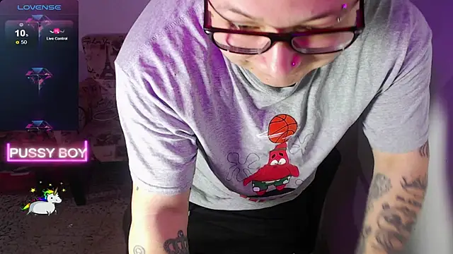 Snapshot of princeFtm chatting on February 2025 02:48:02 PM princeFtm online show from February 2025 02:48:02 PM