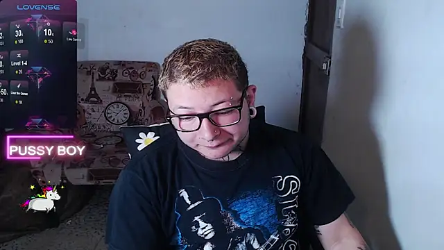 Snapshot of princeFtm chatting on February 2025 05:28:01 PM princeFtm online show from February 2025 05:28:01 PM