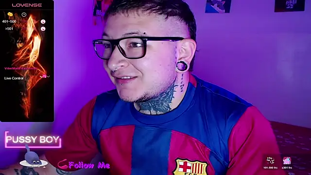 Snapshot of princeFtm chatting on November 2025 03:43:02 PM princeFtm online show from November 2025 03:43:02 PM