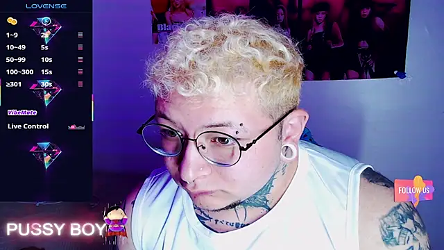 Snapshot of princeFtm chatting on February 2026 04:03:02 PM princeFtm online show from February 2026 04:03:02 PM