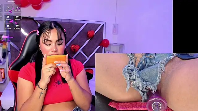 Snapshot of Alice_Roys chatting on March 2025 01:53:02 PM Alice Roys online show from March 2025 01:53:02 PM