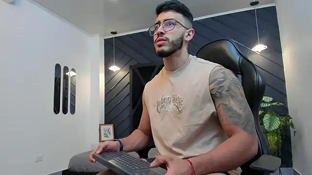 Liam Kleiin online show from November 2025 02:19:01 PM