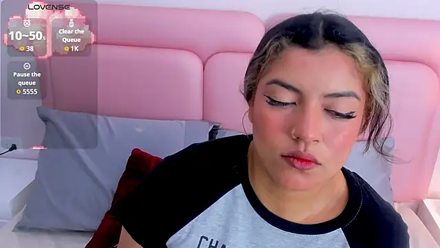 taylor cupper online show from October 2025 09:00:02 PM