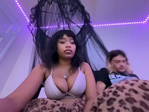 lovekaylaa online show from August 2026 08:11:02 PM