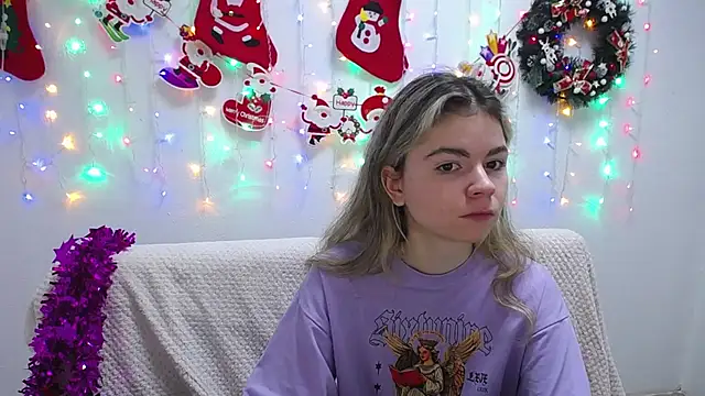 TinaRedly online show from December 2024 04:19:01 PM