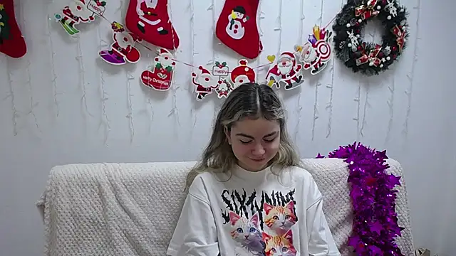 TinaRedly online show from January 2025 10:51:01 PM