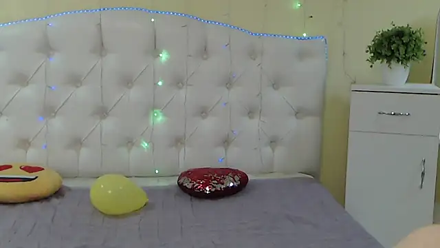 TinaRedly online show from January 2025 09:53:02 PM