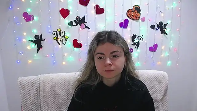 TinaRedly online show from January 2025 06:32:02 PM