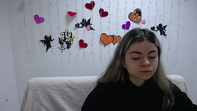 TinaRedly online show from February 2025 06:44:01 PM