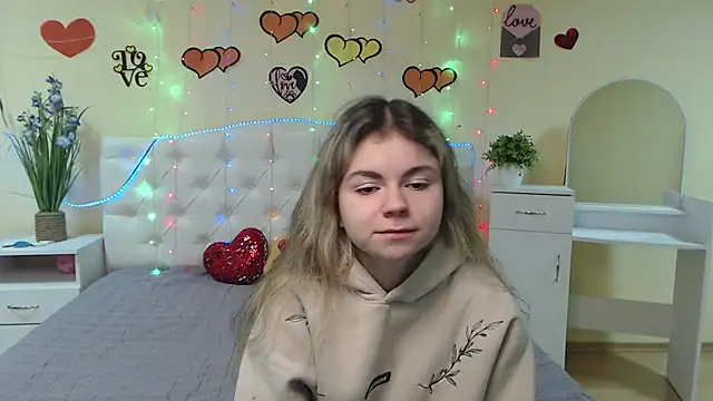 TinaRedly online show from February 2025 07:06:01 PM