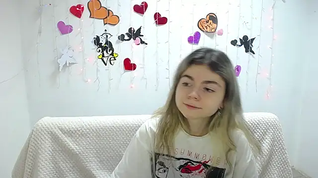 TinaRedly online show from February 2025 09:44:02 PM