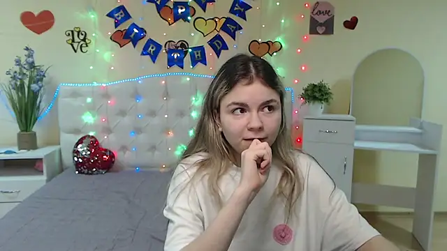 TinaRedly online show from March 2025 12:48:01 AM