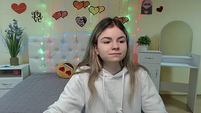 TinaRedly online show from March 2025 06:22:02 PM