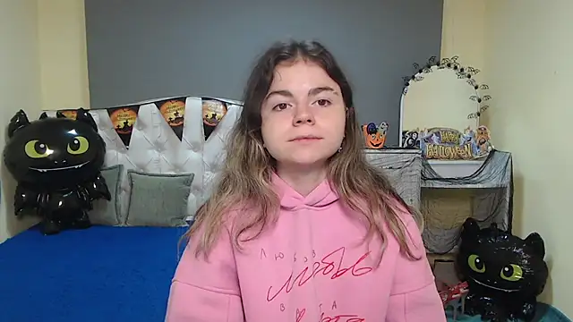 TinaRedly online show from October 2025 06:43:01 PM