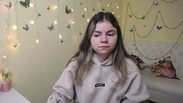 TinaRedly online show from March 2026 06:56:01 PM