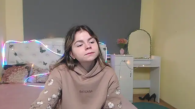 TinaRedly online show from April 2026 06:22:01 AM