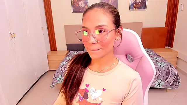 Snapshot of amira_cute2 chatting on September 2025 08:38:02 AM amira cute2 online show from September 2025 08:38:02 AM