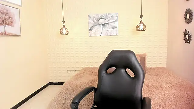 Snapshot of amira_cute2 chatting on December 2025 10:21:02 AM amira cute2 online show from December 2025 10:21:02 AM