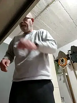 Snapshot of bottomhairy chatting on April 2026 02:58:01 PM bottomhairy online show from April 2026 02:58:01 PM