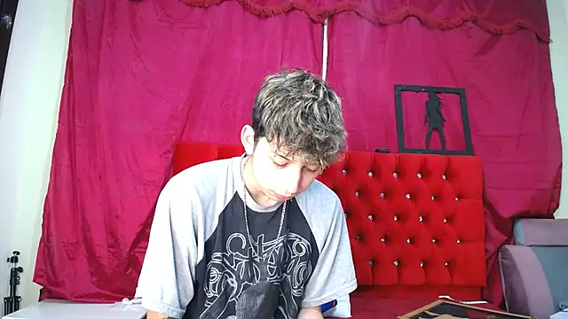 Snapshot of _Thomas_hot_ chatting on March 2025 04:33:02 PM Thomas hot online show from March 2025 04:33:02 PM