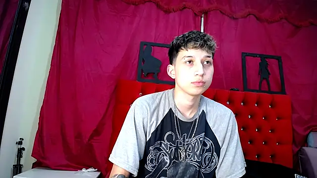 Snapshot of _Thomas_hot_ chatting on March 2025 01:59:01 AM Thomas hot online show from March 2025 01:59:01 AM