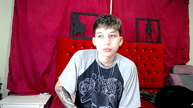 Snapshot of _Thomas_hot_ chatting on March 2025 08:54:01 PM Thomas hot online show from March 2025 08:54:01 PM