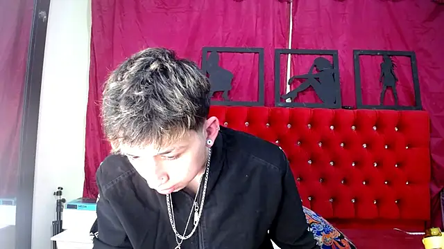 Snapshot of _Thomas_hot_ chatting on March 2025 07:08:02 AM Thomas hot online show from March 2025 07:08:02 AM