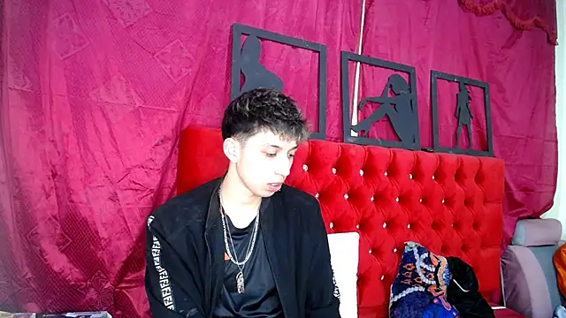 Snapshot of _Thomas_hot_ chatting on March 2025 03:44:02 AM Thomas hot online show from March 2025 03:44:02 AM