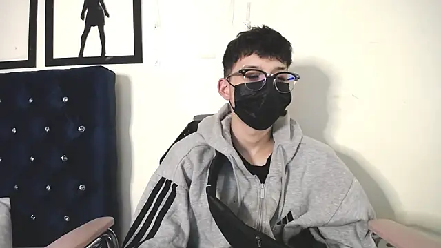 Snapshot of _Thomas_hot_ chatting on September 2025 01:32:02 AM Thomas hot online show from September 2025 01:32:02 AM