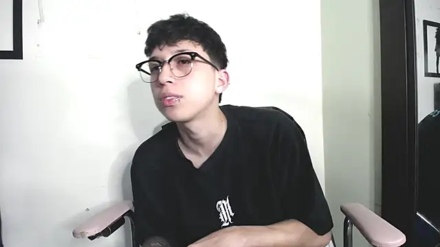  Thomas hot  online show from November 2025 05:40:02 AM