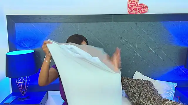 charlottebrowns  online show from February 2025 12:06:02 PM