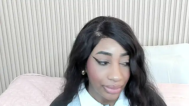 charlottebrowns  online show from October 2025 12:02:02 PM