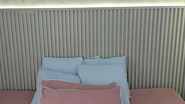 charlottebrowns  online show from May 2026 12:55:02 PM