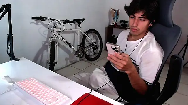 Thieves9 online show from September 2025 05:12:02 PM