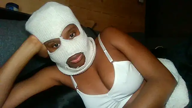 Snapshot of LabelleOnyx chatting on March 2026 08:45:01 PM LabelleOnyx online show from March 2026 08:45:01 PM