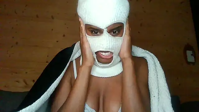Snapshot of LabelleOnyx chatting on March 2026 07:35:01 PM LabelleOnyx online show from March 2026 07:35:01 PM