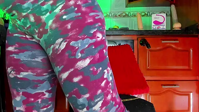 LaureenHills online show from January 2025 08:41:01 AM