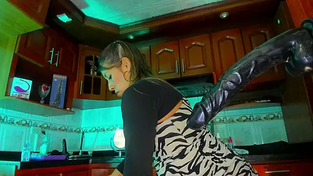 LaureenHills online show from March 2025 09:16:01 AM