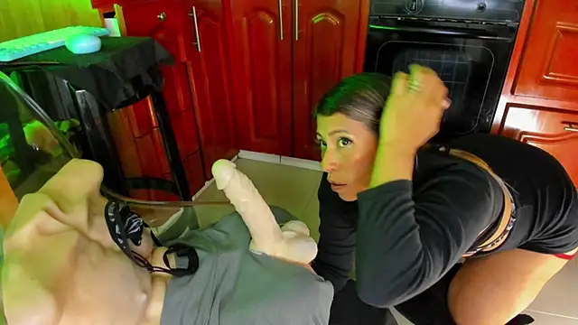 LaureenHills online show from March 2025 09:45:02 AM