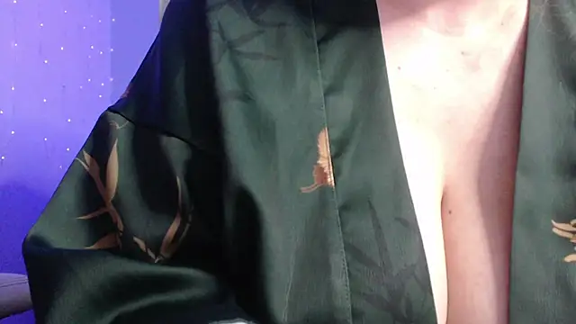 Snapshot of missdaniels chatting on December 2024 02:33:01 AM missdaniels online show from December 2024 02:33:01 AM