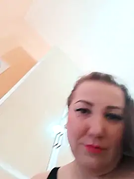 Snapshot of EmmaQueen4 chatting on February 2025 07:55:01 AM EmmaQueen4 online show from February 2025 07:55:01 AM